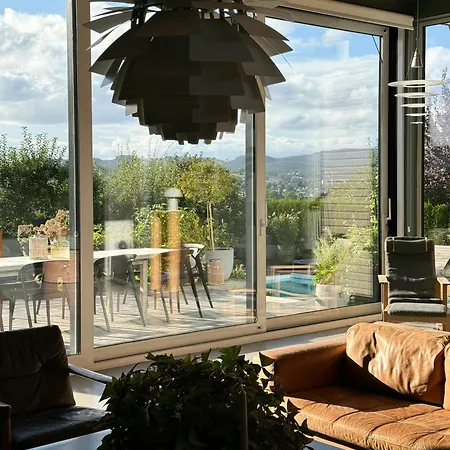 Family With Swimming Pool In Holiday home *
