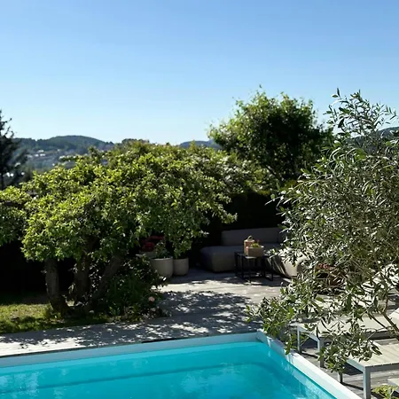 Family With Swimming Pool In Holiday home *